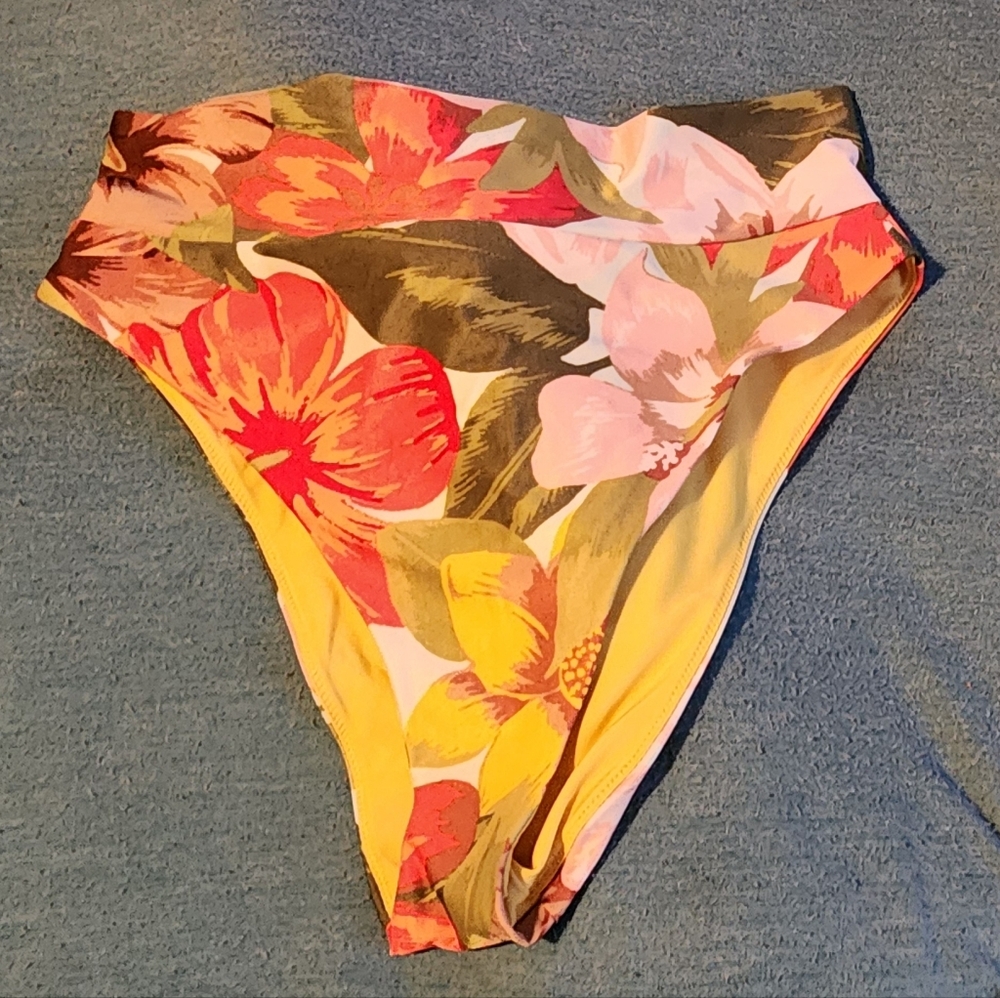 Hibiscus print cheeky swim bottoms high cut cheeky